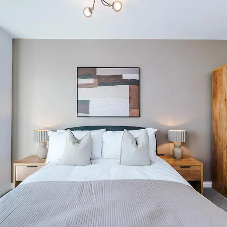 Апартаменты Skyline Views - 2 Bed Flat Лидс