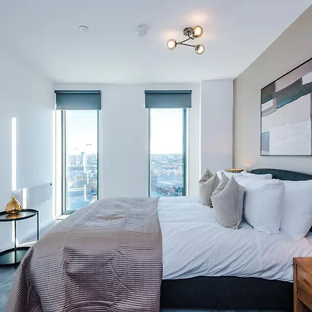 Skyline Views - 2 Bed Flat Daire Leeds (West Yorkshire)