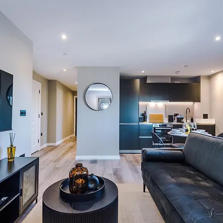 Skyline Views - 2 Bed Flat