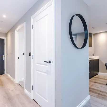 Daire Skyline Views - 2 Bed Flat