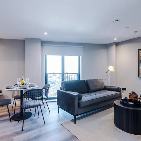 Skyline Views - 2 Bed Flat