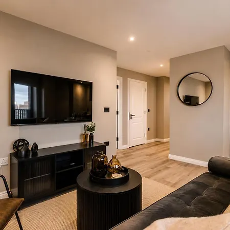 Daire Skyline Views - 2 Bed Flat