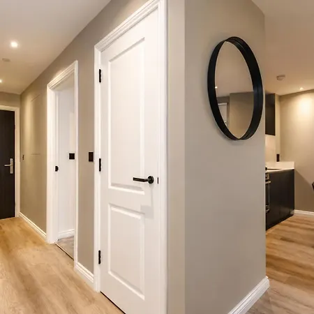 Skyline Views - 2 Bed Flat