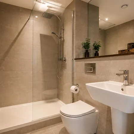 Daire Skyline Views - 2 Bed Flat