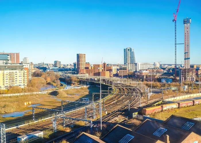 Skyline Views - 2 Bed Flat *