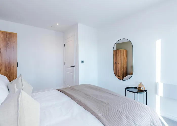 Апартаменти Skyline Views - 2 Bed Flat Лідс