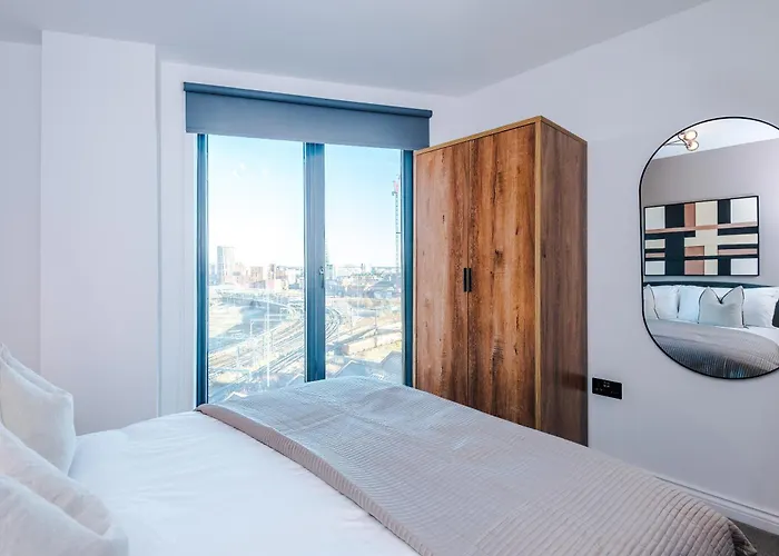 Skyline Views - 2 Bed Flat Лідс