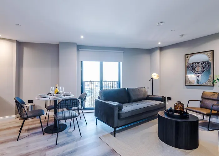 Skyline Views - 2 Bed Flat