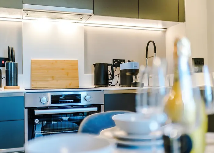 Skyline Views - 2 Bed Flat Апартаменты