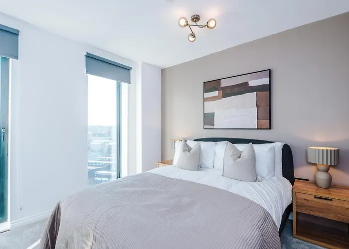 Skyline Views - 2 Bed Flat Апартаменты *